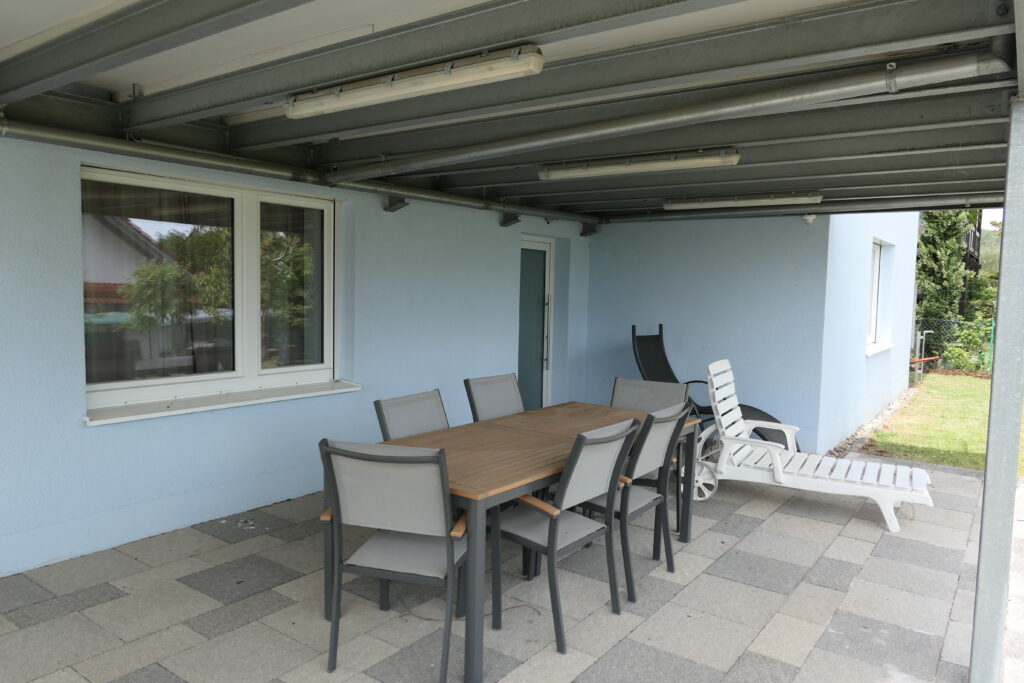 Überdachter Sitzplatz
